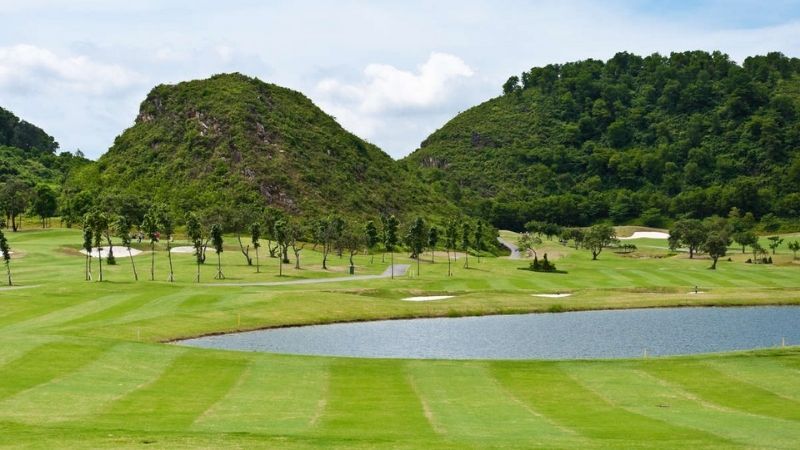 Sân golf Hoàng Gia - Mang đến nhiều trải nghiệm thú vị 9 sân golf hoàng gia